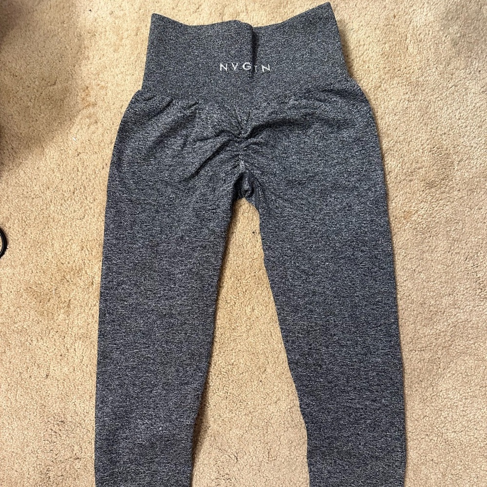 NVGTN SCRUNCH LEGGINGS